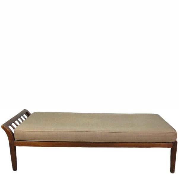 Upholstered Dutch Colonia Daybed - Dyag East
