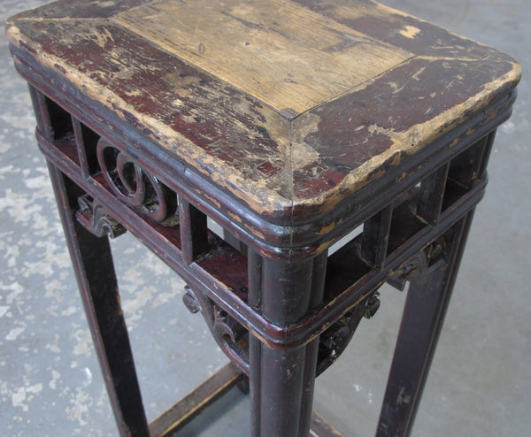 19th Century Chinese Elm Pedestal Table - Dyag East