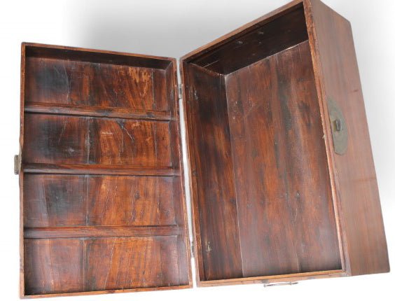 Vintage Wood Trunk - Dyag East