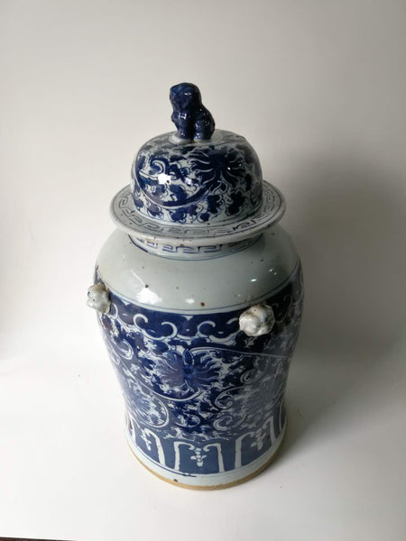 Blue and White Oriental Decorative Porcelain Ginger Jar