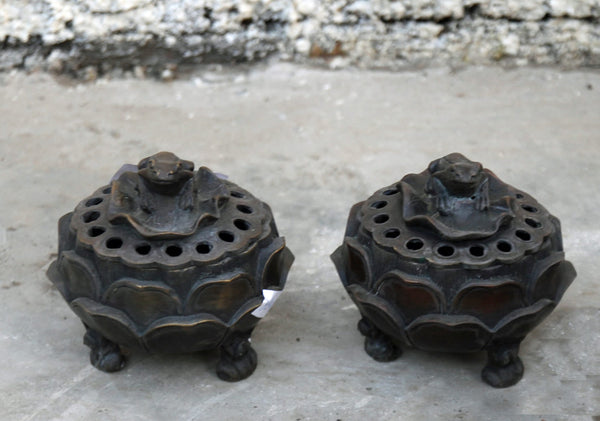 Pair of Incense Burner with Carved Frog Lid - Dyag East
