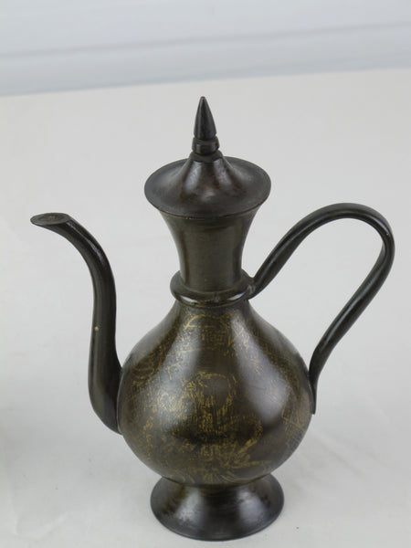 Pair of Decorative Chinese Flagon - Dyag East