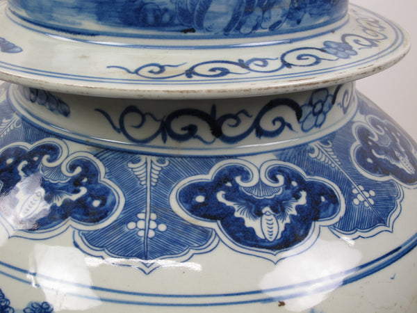 35 Inch Tall Grand Blue & White Porcelain Ginger Jar With Foo Dog Lid