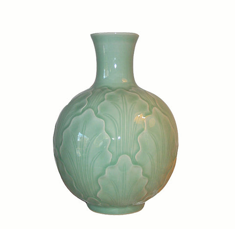 Lotus Leaves Porcelain Vase - Dyag East