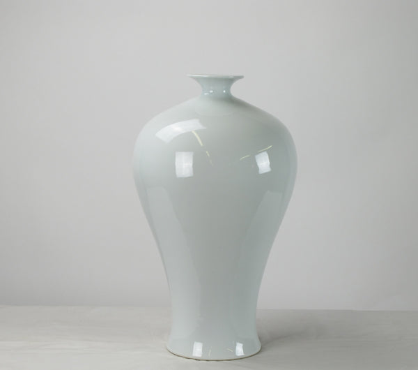 Large White Porcelain Vase - Dyag East