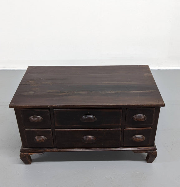 Guangdong Accent Table - Dyag East