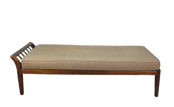 Upholstered Dutch Colonia Daybed - Dyag East